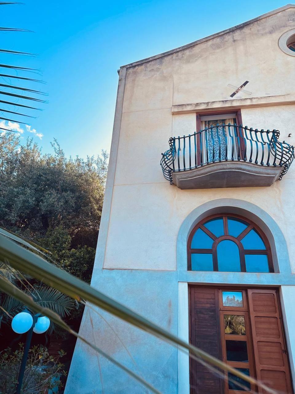 Villa Tiche Чефалу Екстериор снимка