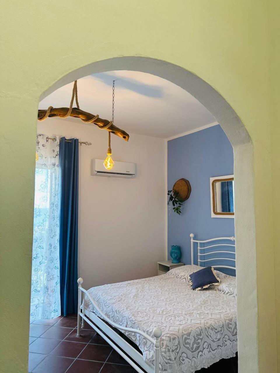 Villa Tiche Чефалу Екстериор снимка