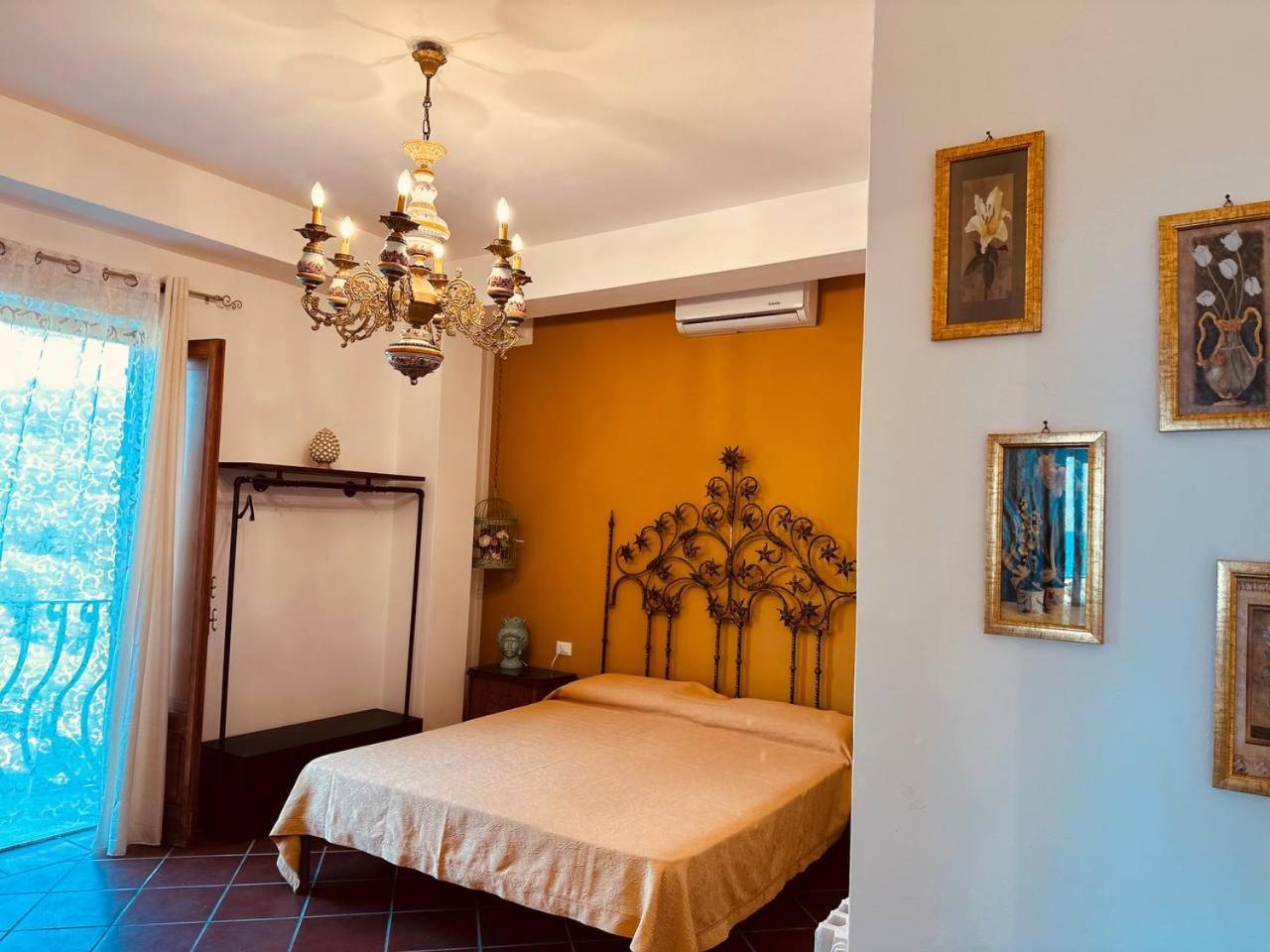 Villa Tiche Чефалу Екстериор снимка