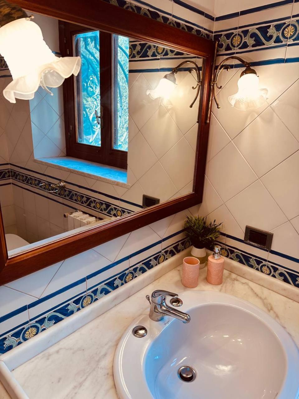 Villa Tiche Чефалу Екстериор снимка