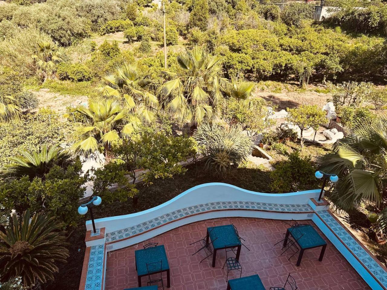 Villa Tiche Чефалу Екстериор снимка